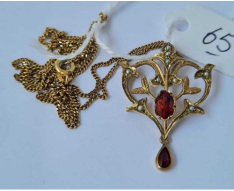A garnet &amp; pearl pendant set in 9ct on a fine link 9ct chain 4.8g