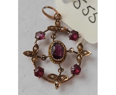 A 9ct garnet and pearl pendant 