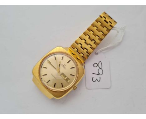 A GENTS OMEGA AUTOMATIC GENEVE WRIST WATCH WITH SECONDS SWEEP AND CALANDER APPATURE WO 