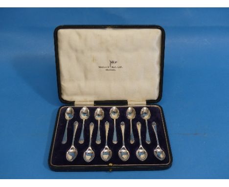 A cased set of twelve George V silver Teaspoons, by Walker &amp; Hall, hallmarked Sheffield, 1927, approx total weight 3.5ozt