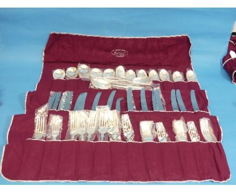 A silver Fiddle Pattern Flatware Service, by United Cutlers, hallmarked Sheffield, 1997, a few 2001, comprising 8 Dessert Spo