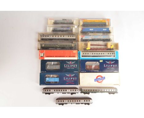 HO Gauge Continental Freight Stock and Coaches (17),  mainly boxed/cased, Liliput 201C flat truck with three MAT containers, 