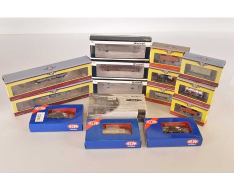 Accurascale Locomotion Heljan Hattons Warwell and Oxford Rail Boxed 00 Gauge BR wagons (15 boxes, 17 wagons), Accurascale for