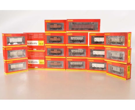 Hornby 00 Gauge boxed BR Goods Rolling Stock (23 wagons), pair of R6624A Triple pack Blue Spot 12T white weathered Fish Vans,