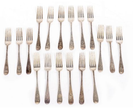 A SET OF EARLY 20TH CENTURY SILVER FEATHER PATTERN CUTLERY with marks for London 1902, makers mark Joseph Williams &amp; Co t