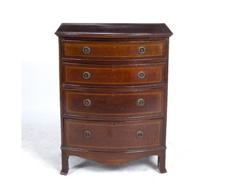 A SMALL GEORGIAN STYLE BOW FRONTED CHEST OF FOUR DRAWERS standing on bracket feet, 61cm wide x 44.5cm deep x 79cm high Condit