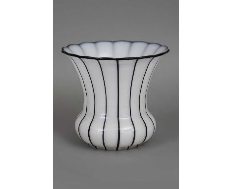 LOETZ (Klostermühle) Glasvase Böhmen, um 1920, sogenanntes Tango-Glas, Entwurf Michael POWOLNY (1871-1954), kelchförmiger Kor