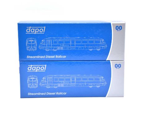 Dapol OO gauge model railway Streamlined diesel Railcars, two inlcuding ref 4D-011-000 11 lined choc and cream, GWR; ref 4D-0