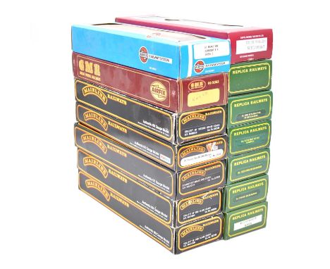 OO gauge model railway passenger coaches, fourteen including Airfix ref 54205 BR 3rd class/brake corridor passenger coach; Ma