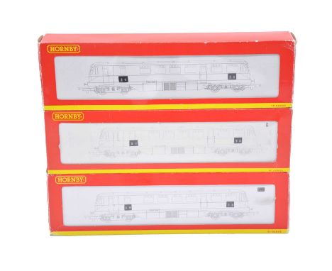 Hornby OO gauge model railway diesel locomotives, three including ref R2653 BR 'Razor Edge' diesel railcar, renumbered 28, DC