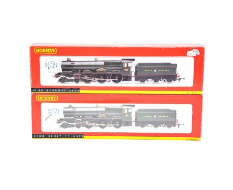 Hornby OO gauge model railway steam locomotives with tenders, two including ref R2390 GWR King class 4-6-0 'King Henry II' no