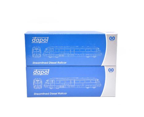 Dapol OO gauge model railway Streamlined diesel Railcars, two Including ref 4D-011-009 16 lined chocolate and cream, Twin Cit