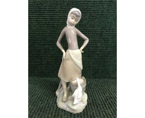 Two Lladro figures - goose and two wrens 