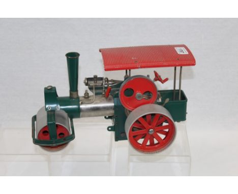 Live Steam Traction Engine - red and green livery