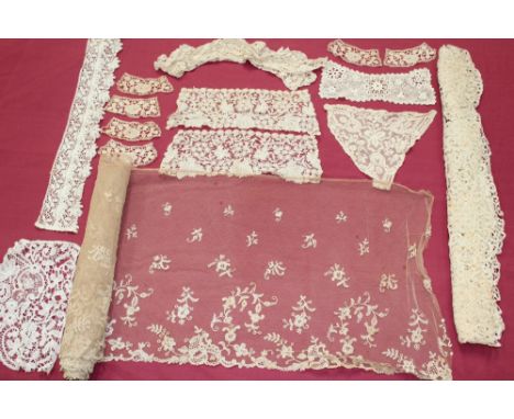 Antique and vintage lace selection - including bobbin lace edging, six small pieces of Honiton lace with cabbage rose, blue H