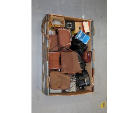 Quantity of vintage photographic equipment - comprising seven box cameras by Kodak and Coronet, ten plastic roll-film cameras
