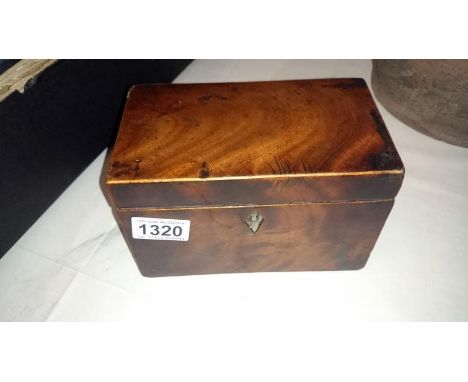 A Victorian tea caddy, a/f