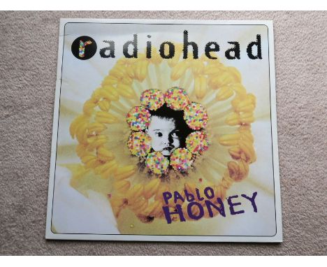 Radiohead Pablo Honey First 1993 UK Vinyl LP + Inner sleeveIn great condition with inner sleeve, the outer and inner sleeves 