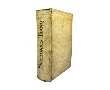 SUETONIUS. (Opera), et in eum comm. exhibente J. Schildio. Ed. 2a. Leiden, ex off. F. Hackii, 1651. (40), 850, (82) pp. W. en