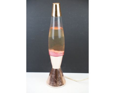 Mid 20th Century Retro Crestworth Ltd lava lamp, having a copper plated base with glass lava lamp upper. Approx 42cm high 