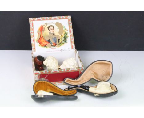 A collection of vintage tobacco pipes to include meerchaum examples. 