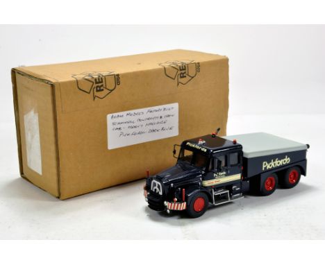 ASAM Smith Auto Models 1/48 White Metal Scammell Contractor Crew Cab Heavy Tow Tractor in livery of Pickfords. Scarce. E to N