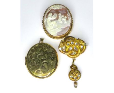 A group of 9ct gold jewellery, comprising a 9ct gold cameo brooch with rope twist border, ZJ, Birmingham 1975, 6.2 by 4.6cm, 