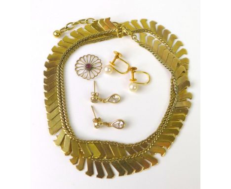 A group of 9ct gold jewellery, comprising a gold collar necklace of graduated fall fronds, a pair of pearl screw back earring