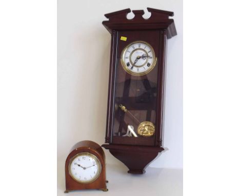 Small Edwardian mahogany mantel clock with brass feet and modern 8 day 'Timemaster' reproduction wall clock Condition report: