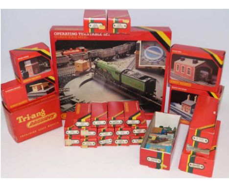 Hornby Railways operating turntable set (R.410), engine shed 9R.504), branch line station (R.591) 2 modern signal boxes (R.14