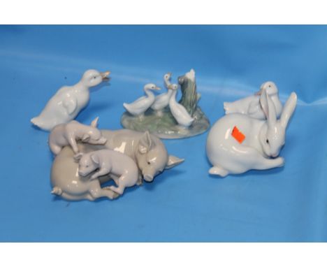A COLLECTION OF LLADRO AND NAO ANIMAL FIGURES TO INCLUDE A PIG LITTER, A RABBIT AND DUCKS