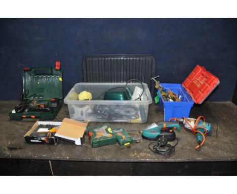A TOOLBOX AND A TRAY CONTAINING POWER AND HAND TOOLS, to include a Bosch PSR18 drill with two batteries and charger, a Bosch 