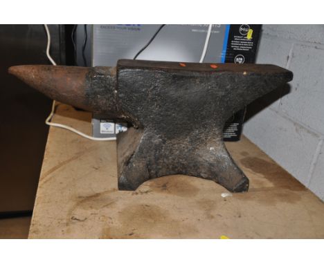 A VINTAGE ANVIL, length 64cm x height 24cm (heavy)