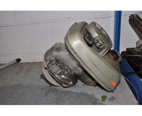 A VINTAGE SIBA 150cc PETROL LAWN MOWER ENGINE (untested)