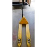 Unbadged Pallet Truck, Capacity 2000kg (Collection Delayed Until 2pm Thursday 6th July – PDS Reserve