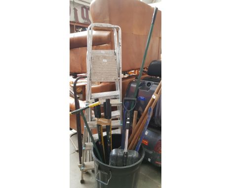2 sets aluminium step ladders and various garden tools (BIN NOT INCLUDED) 