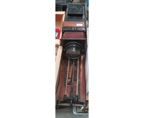A lantern type slide projector 