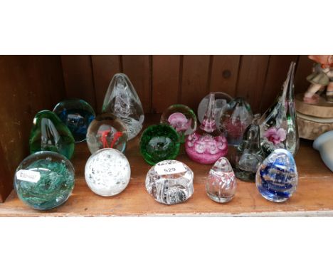 16 glass paperweights including Caithness, Island Studio Glass (Guernsey) etc 