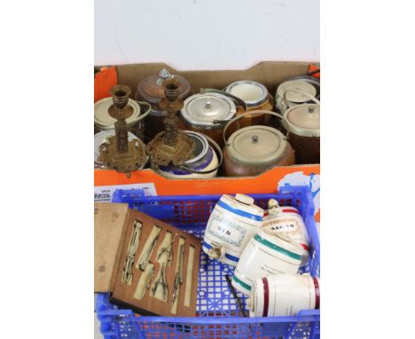 A group of mixed collectables to include biscuit barrels, ceramic kegs and drawing equipment. 