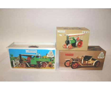 MAMOD MODEL STEAM ENGINES 3 boxed items, a Mamod Steam Roadster SA1, a Mamod Steam Tractor, and a Mamod Steam Wagon. (3)