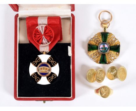 THE MEDALS & DOCUMENTS OF DR HUGO EDLER VON HOFFMAN. The Order of the Crown of Italy in its original case. The Baden Order of