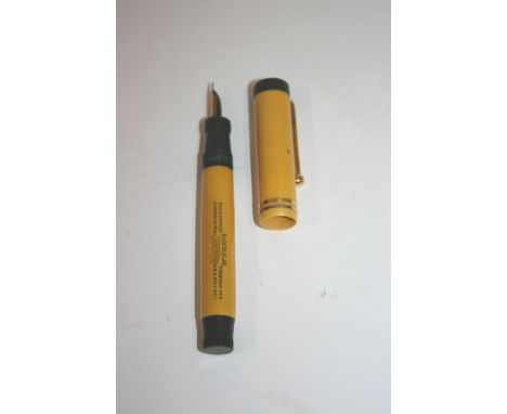PARKER JUNIOR DUOFOLD FOUNTAIN PEN a button filler from 1930 in Mandarin Yellow. 