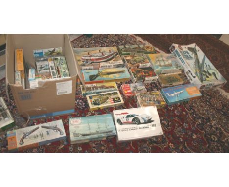 MODEL KITS various boxed kits (not assembled) including Airfix, Frog, Revell, Pyro etc. Also with a variety of games and Rove