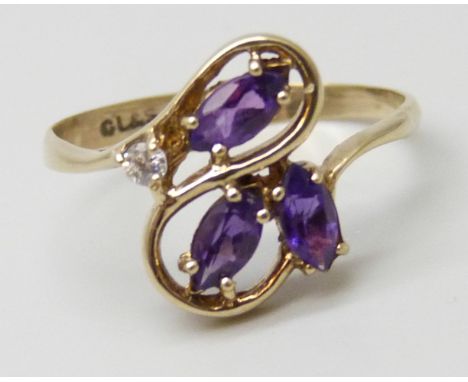 A 9ct gold amethyst and white stone ring, 1.4g, K/L
