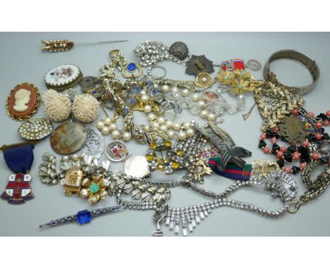 A collection of vintage costume jewellery 