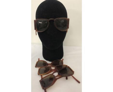 4 pairs of WW2 style US Army sunglasses.Issued to GI’s during the Italy Campaign and again in Korea and Vietnam.