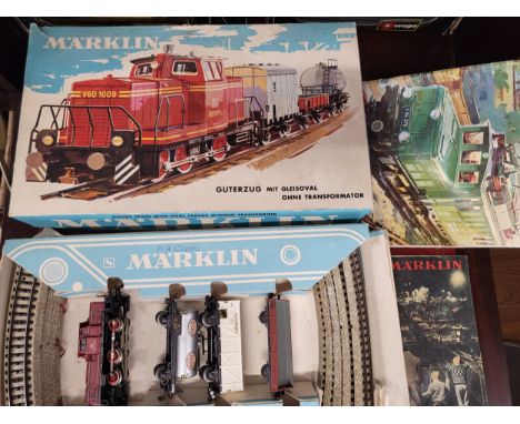 Marklin H0 gauge 3264 Good Set with Diesel-hydraulic Shunting locomotive, three wagons and track in original box, 1964/65 cat