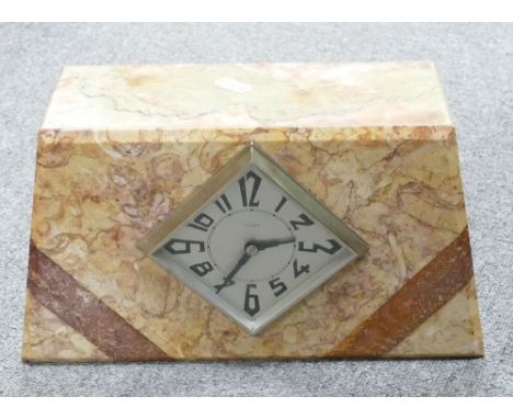Art Deco French marble Mantle clock: h19 x w33cm.