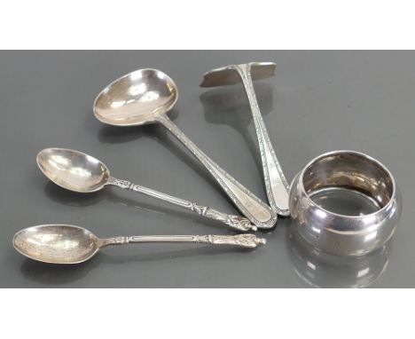 A collection of silver items: Including various spoons and serviette ring, 80 grams. (5)