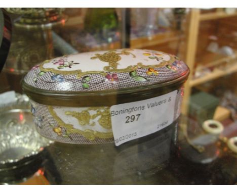 A Bilston enamel box, c1780